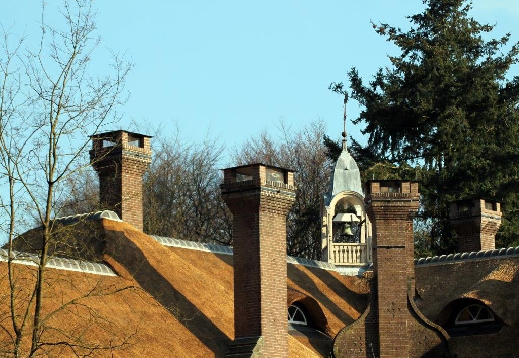Klassiek landhuis met rieten dak