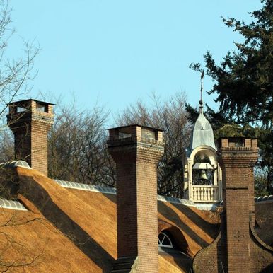 Klassiek landhuis met rieten dak